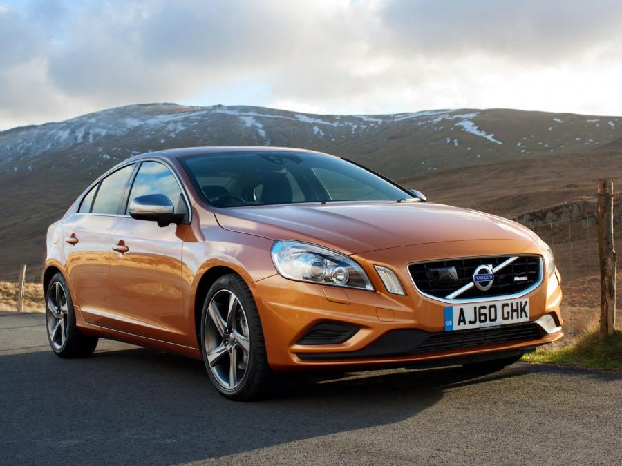 Volvo S60 R-Design (UK) '2010